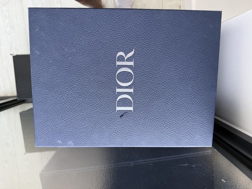 Used b22 dior - , box